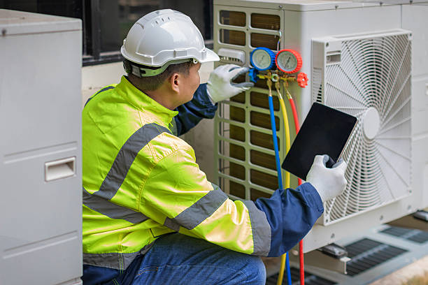 Professional Hvac technician working in Bridgeport, MI
